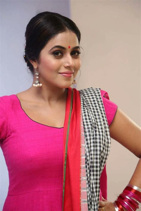 Shamna Kasim aka Poorna Biography, Age, Height,。